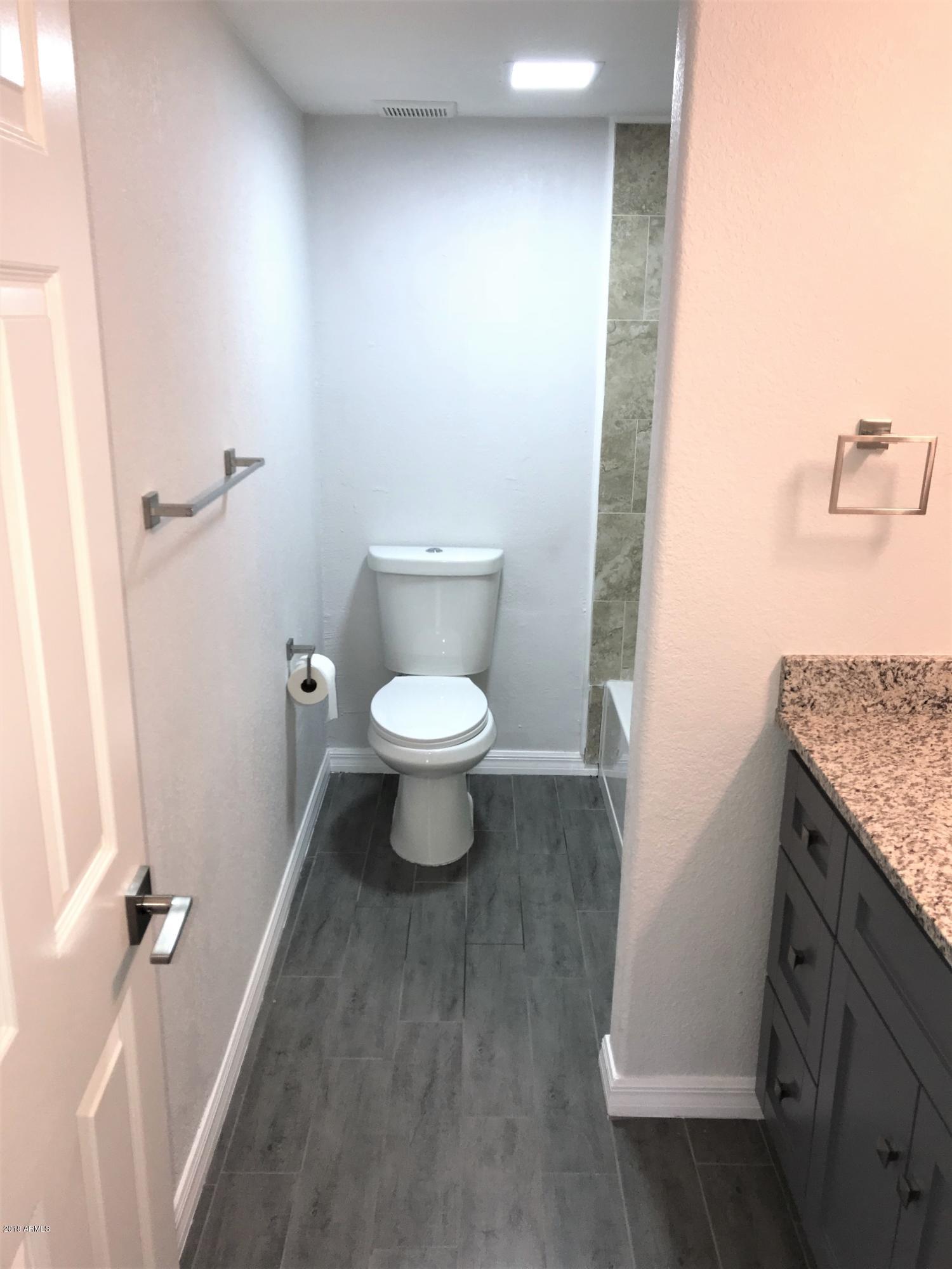 7438 Hum Road, Unit 106 Carefree, AZ 85377 - Photo 36 of 55 2nd Master Suite Bathroom