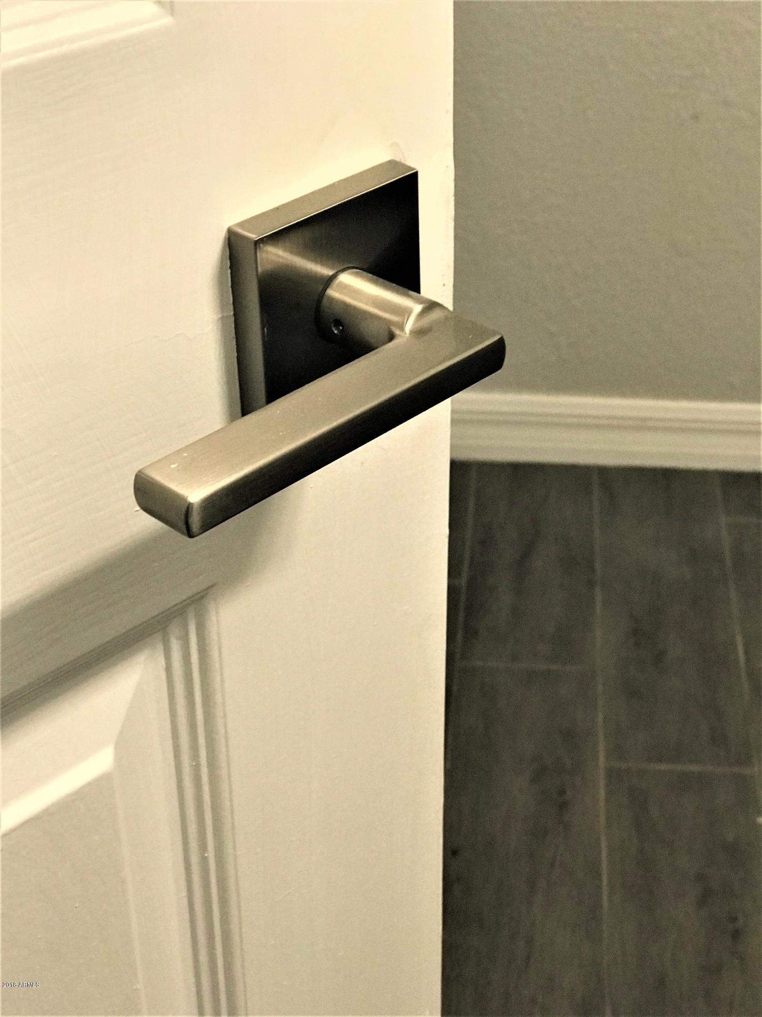 7438 Hum Road, Unit 106 Carefree, AZ 85377 - Photo 47 of 55 Door Levers