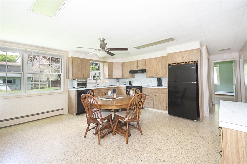 70 Trinity Avenue Worcester, MA 01605 - Photo 13 of 28