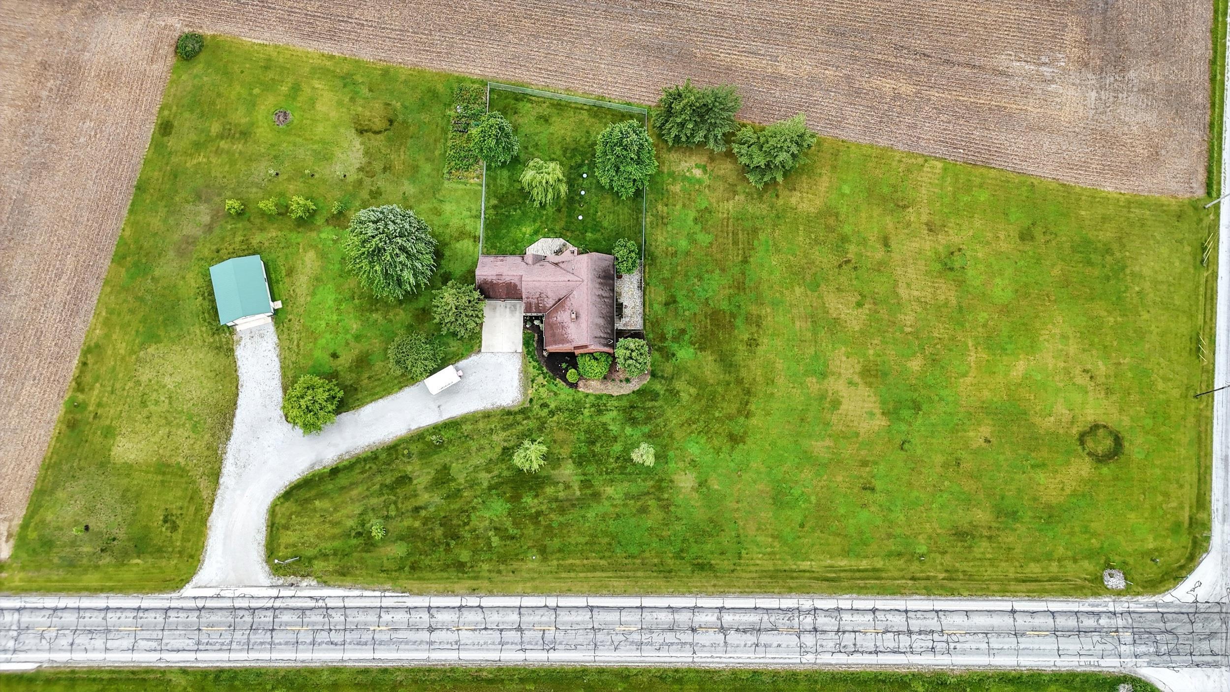 2090 South Warren Road Huntington, IN 46750 - Photo 4 of 34 Gallery Image 4
