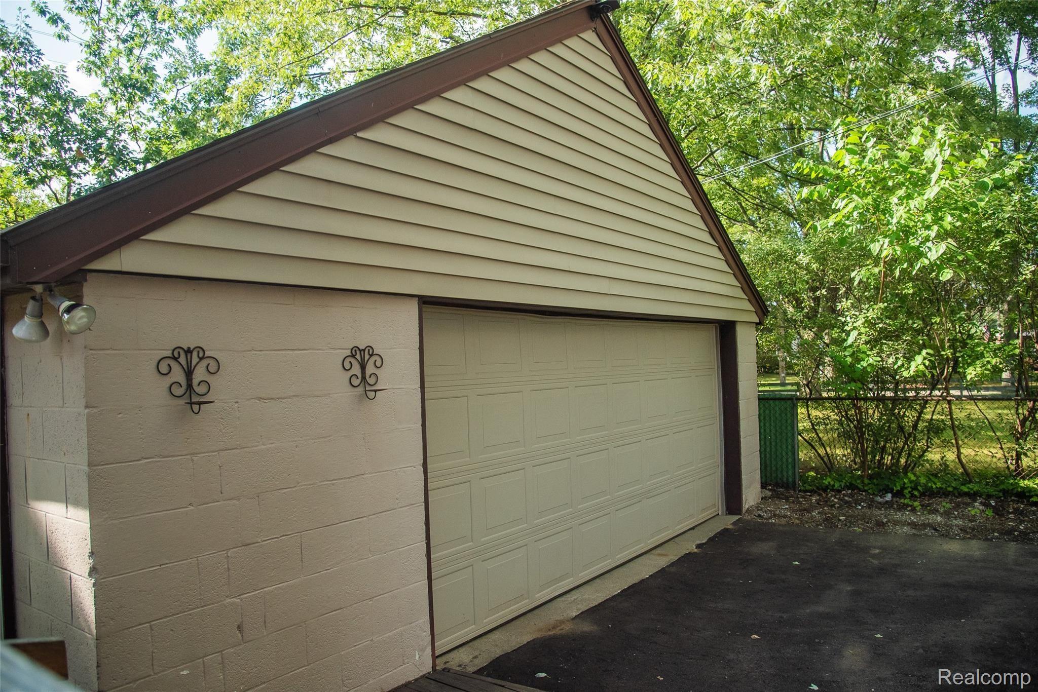 320 South Rochester Road Clawson, MI 48017 - Photo 59 of 59 59.jpg
