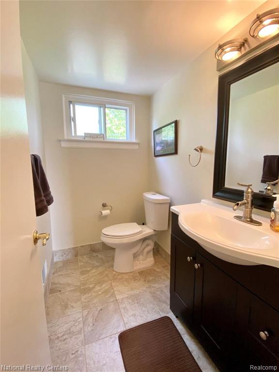 42252 Barchester Road Canton, MI 48187 - Photo 20 of 47