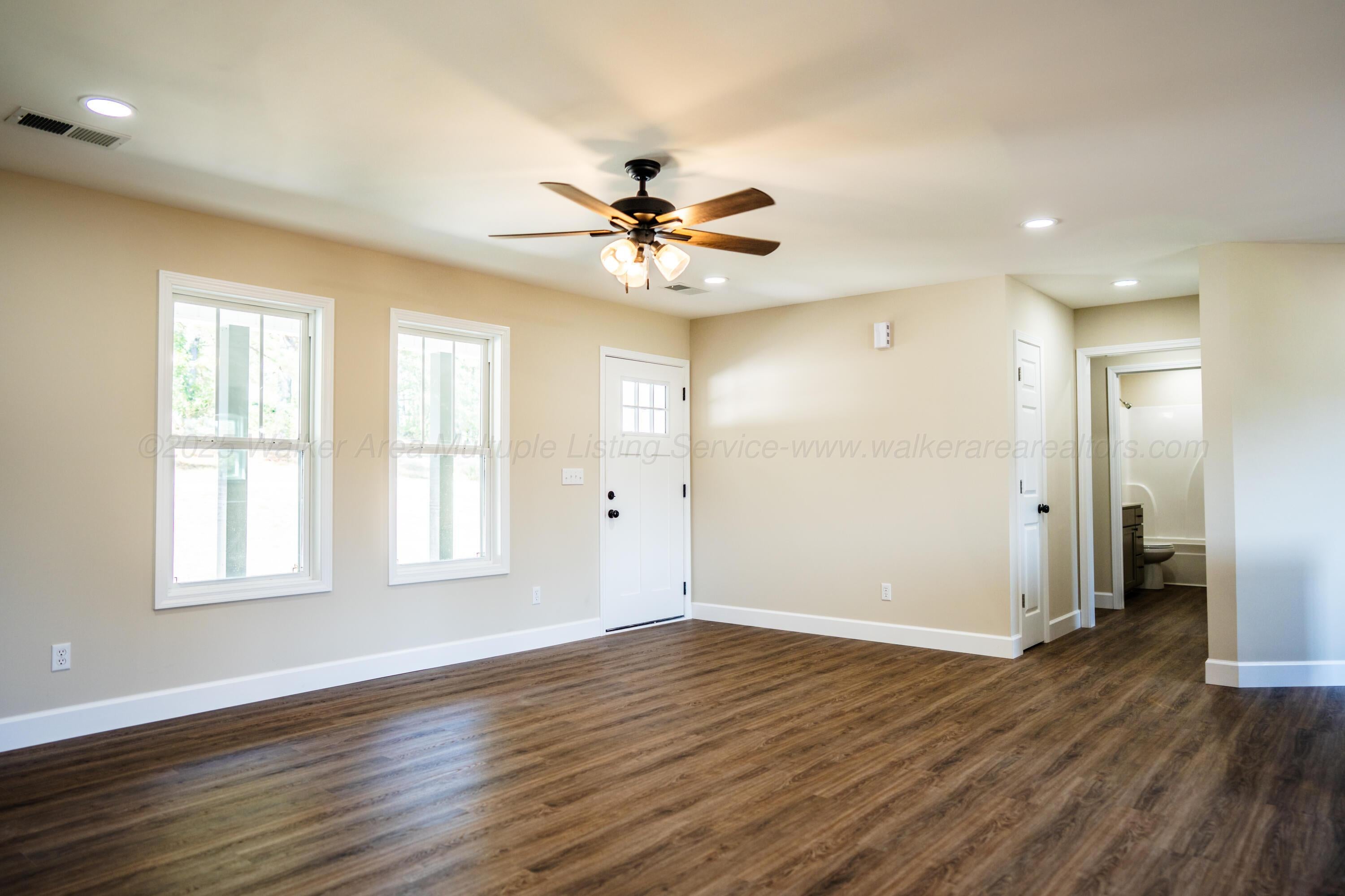 772 Co Road Winfield, AL 35594 - Photo 8 of 36 Living room