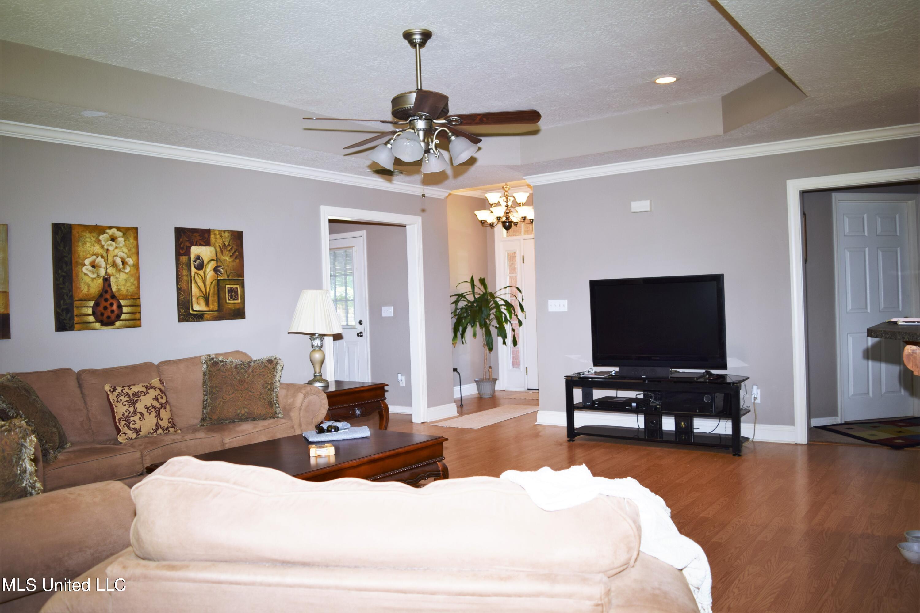 132 Milton Murrah Road Lucedale, MS 39452 - Photo 6 of 34 DSC_0414