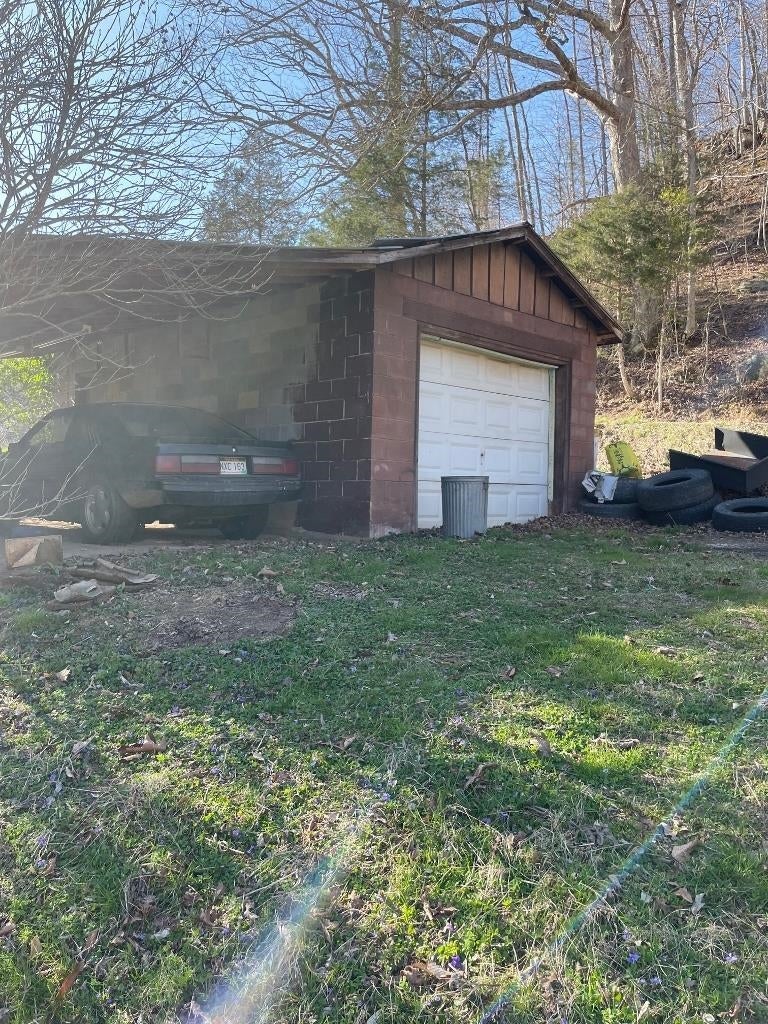 237 Cherry Branch Road Wayne, WV 25570 - Photo 3 of 6 Gallery Image 3