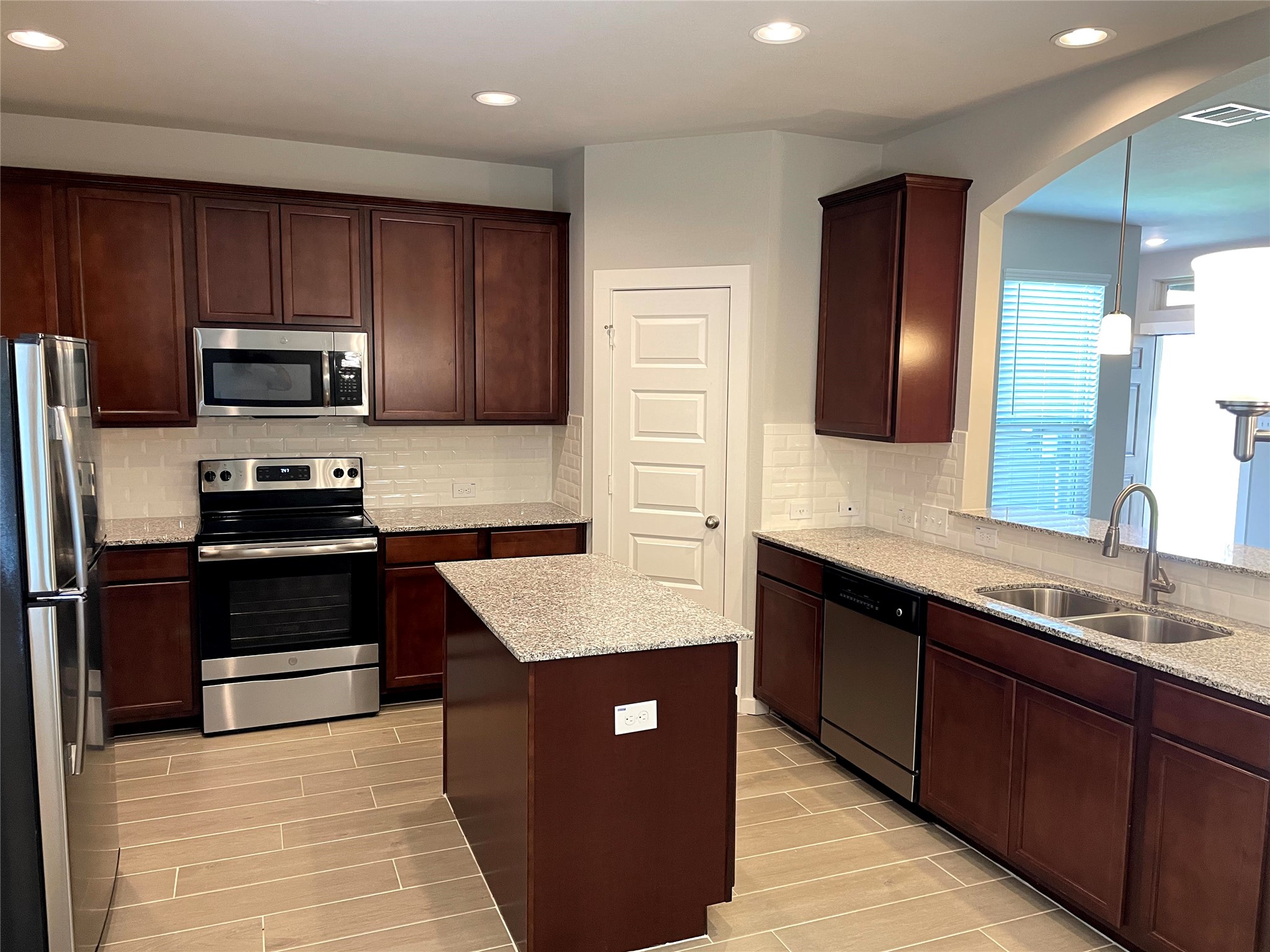 101 Wickersham, Unit B Conroe, TX 77304 - Photo 5 of 15