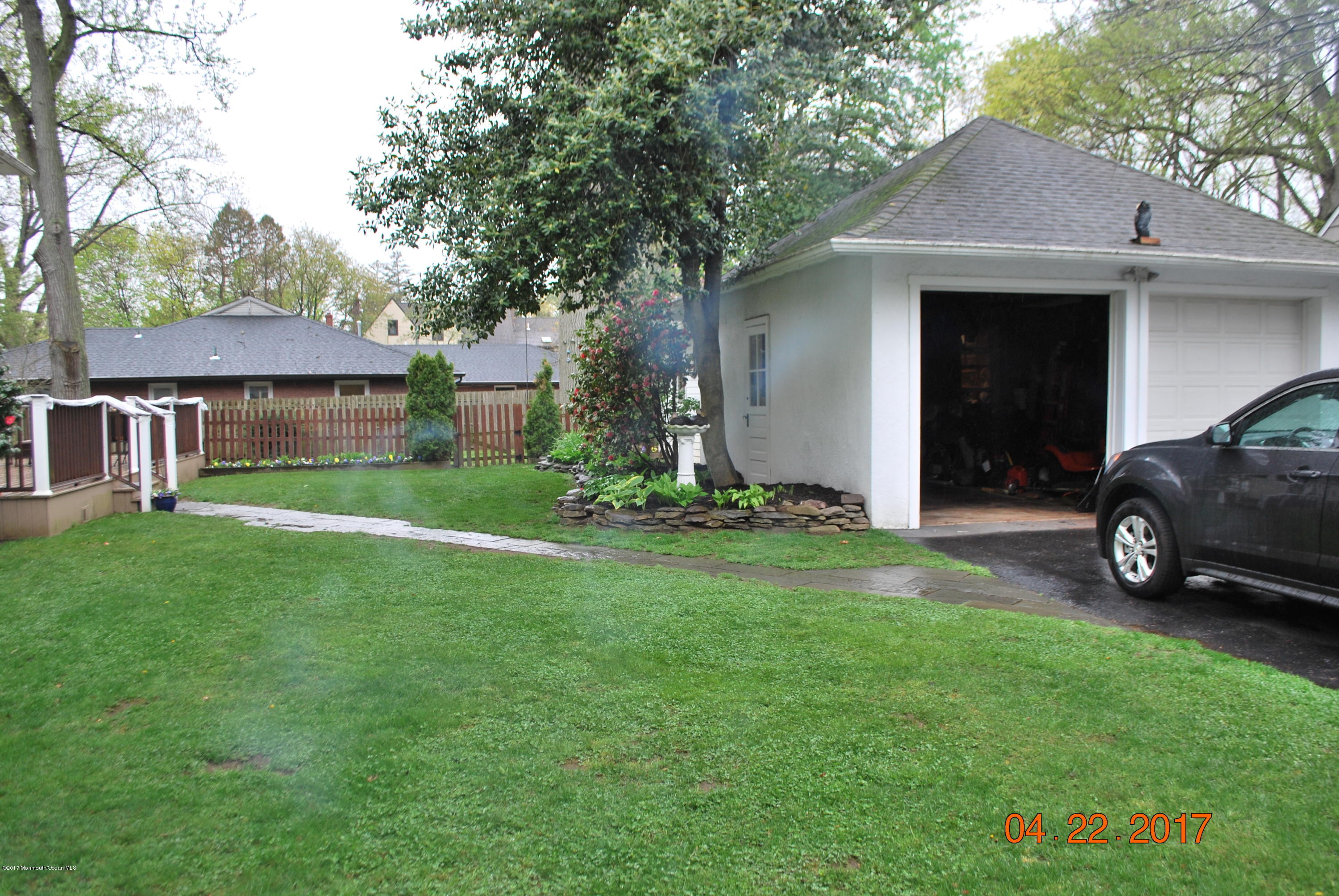 327 River Road Red Bank, NJ 07701 - Photo 12 of 55 DSC_0406