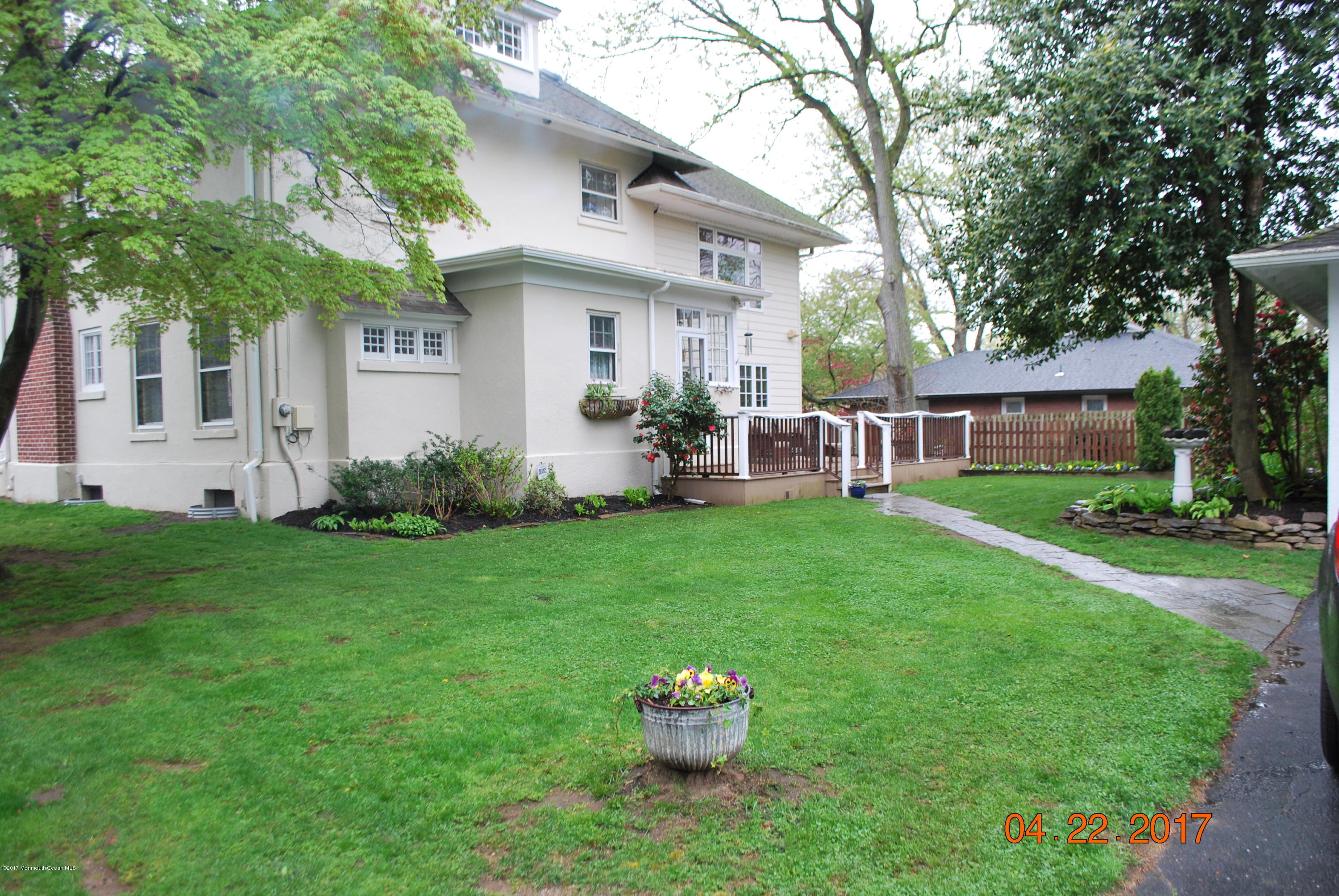 327 River Road Red Bank, NJ 07701 - Photo 8 of 55 DSC_0400