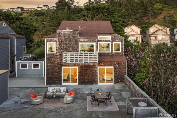 $988,000 | 528 Monterey Road, Pacifica, CA 94044