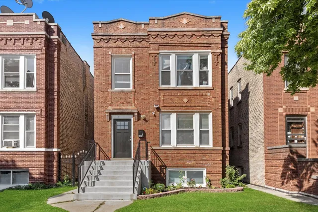 $1,500 | 2246 North Leamington Avenue, Unit 1, Chicago, IL 60639