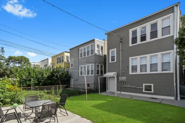 $1,500 | 2246 North Leamington Avenue, Unit 1, Chicago, IL 60639