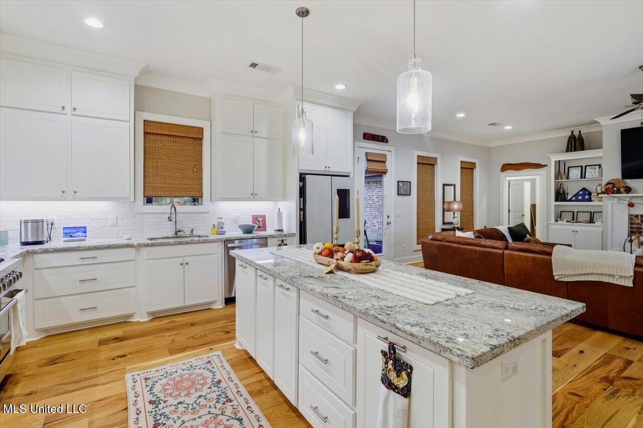 100 Tracier Crest Clinton, MS 39056 - Photo 11 of 33 11-100 Tracier Crest _ Home Tours MS