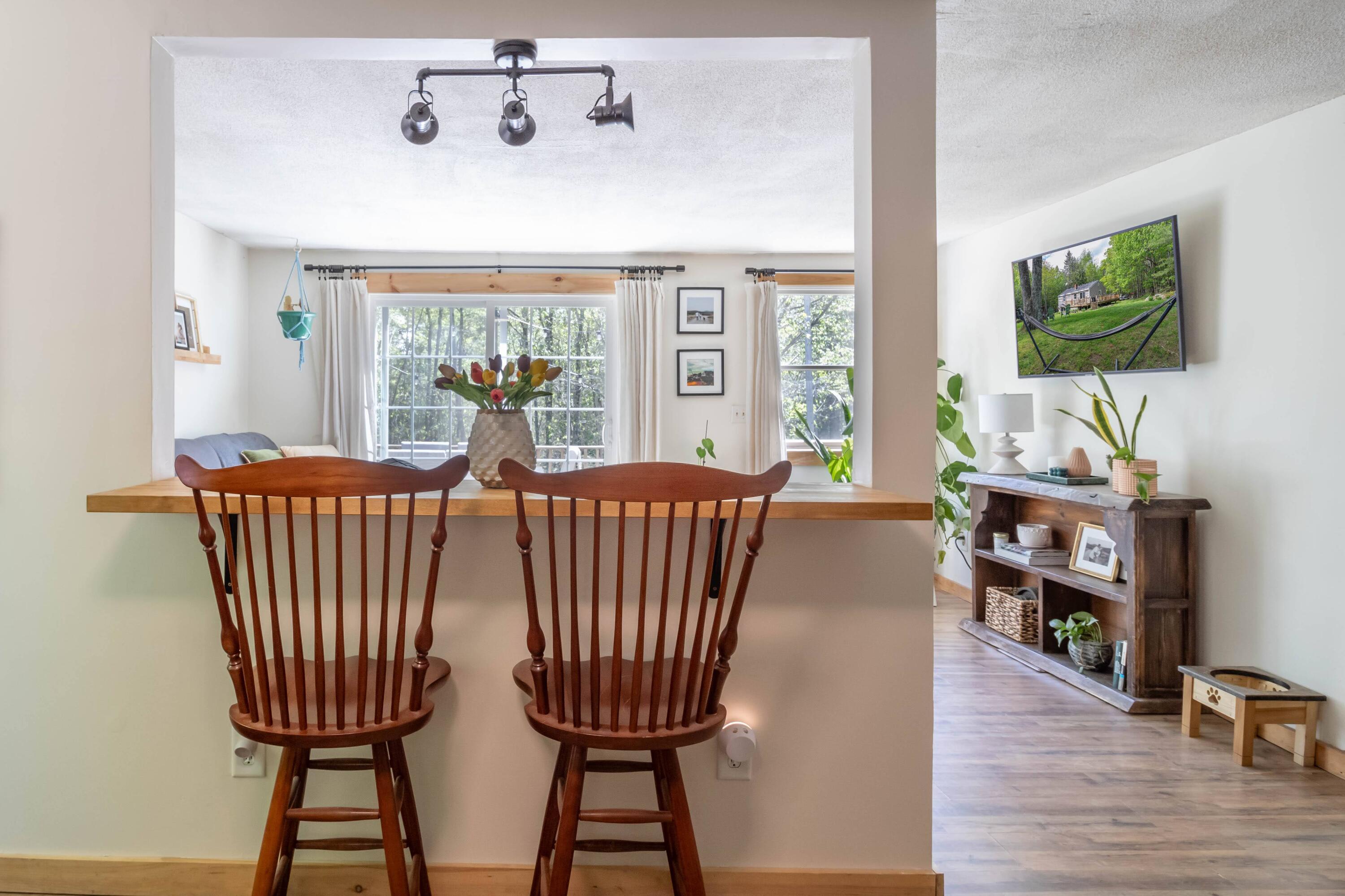572 Swetts Pond Road Orrington, ME 04474 - Photo 10 of 42 572 Swetts Pond Road Interiors-11