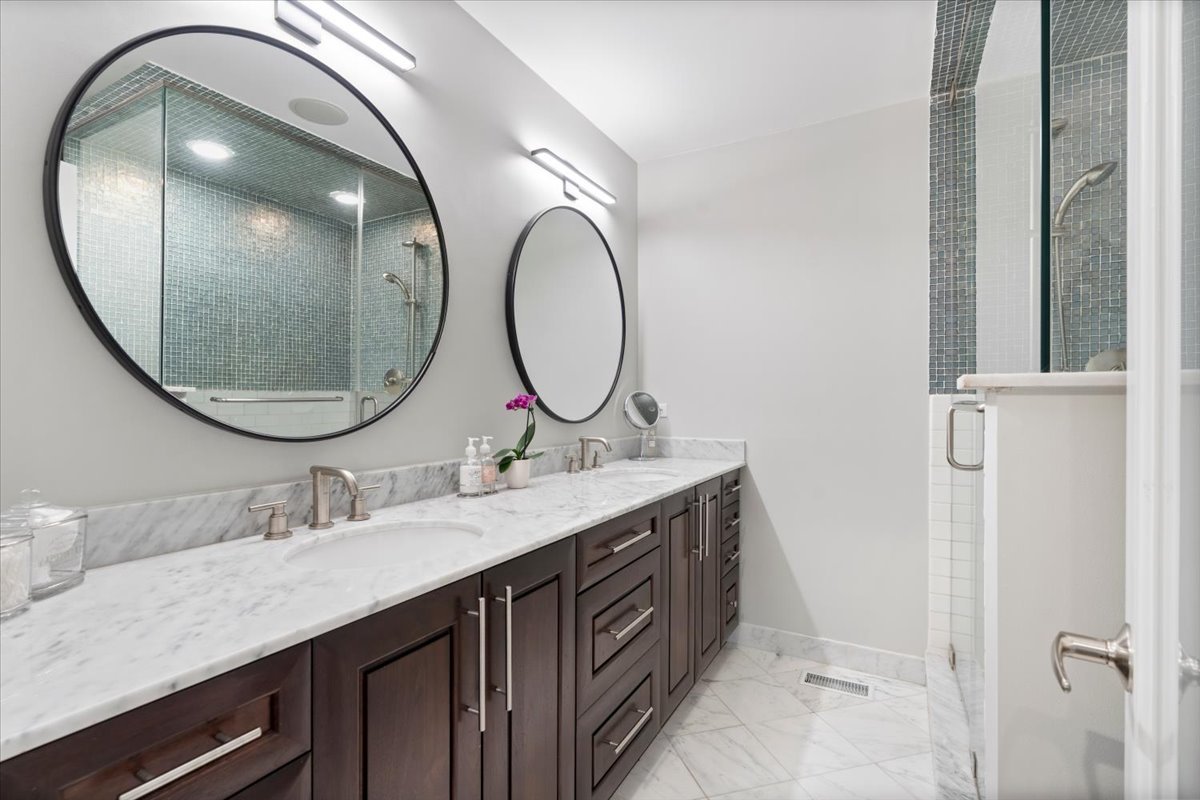 1346 West Addison Street, Unit 3E Chicago, IL 60613 - Photo 33 of 40 Gallery Image 33