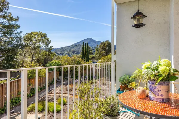 $570,000 | 161 Lower Via Casitas, Greenbrae, CA 94904