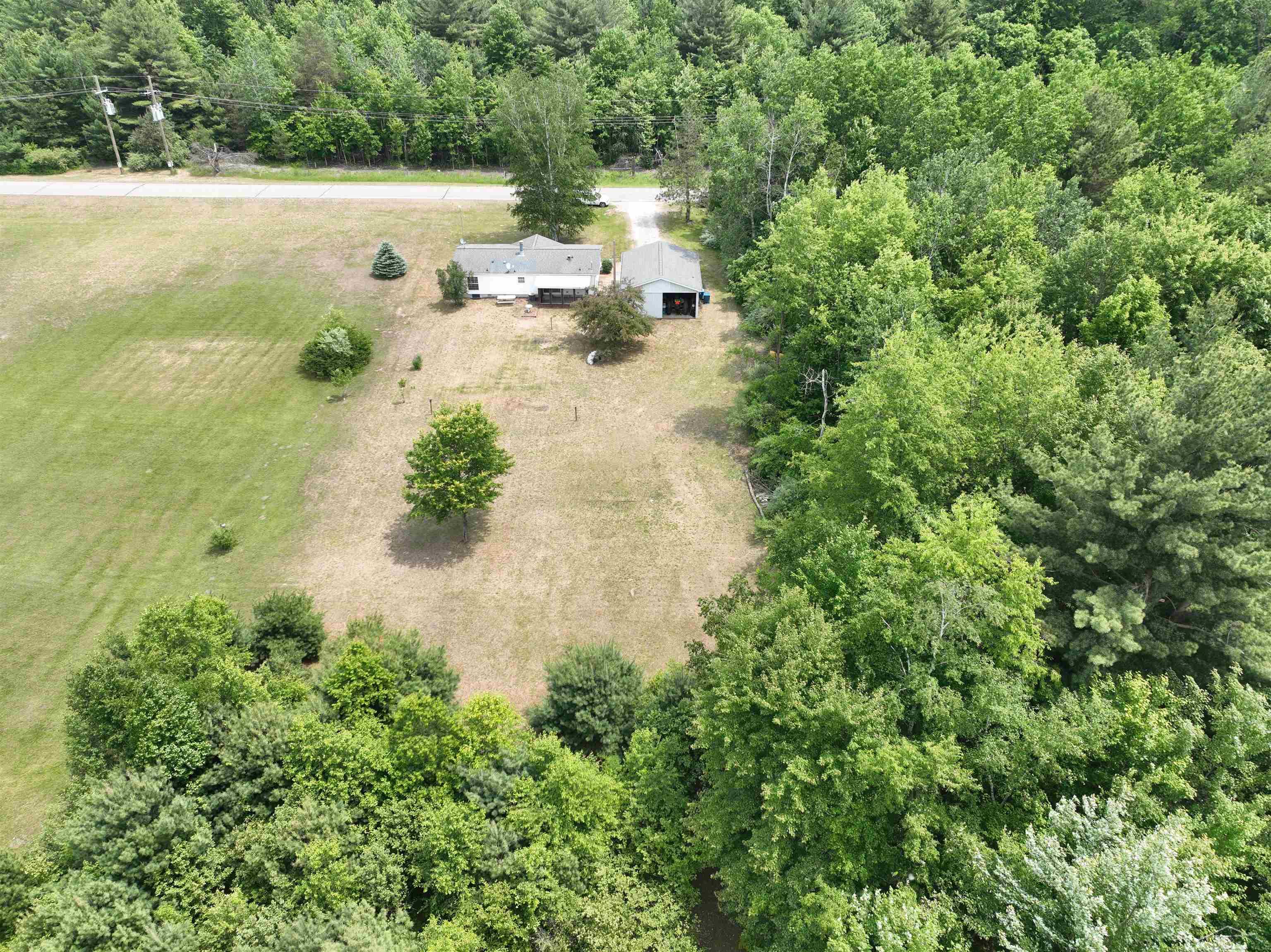 6188 Oak Road Vassar, MI 48768 - Photo 7 of 20 50112160-6.JPG