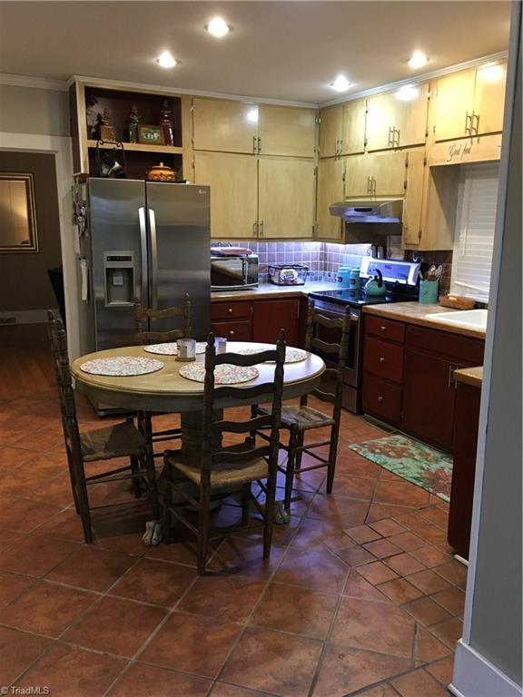 284 Bluemont Road Mount Airy, NC 27030 - Photo 14 of 29 Gallery Image 14