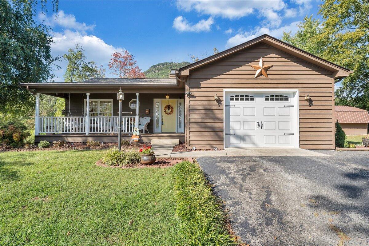 246 Brown Road Roanoke, VA 24019 - Photo 1 of 48 Welcome to 246 Brown Road