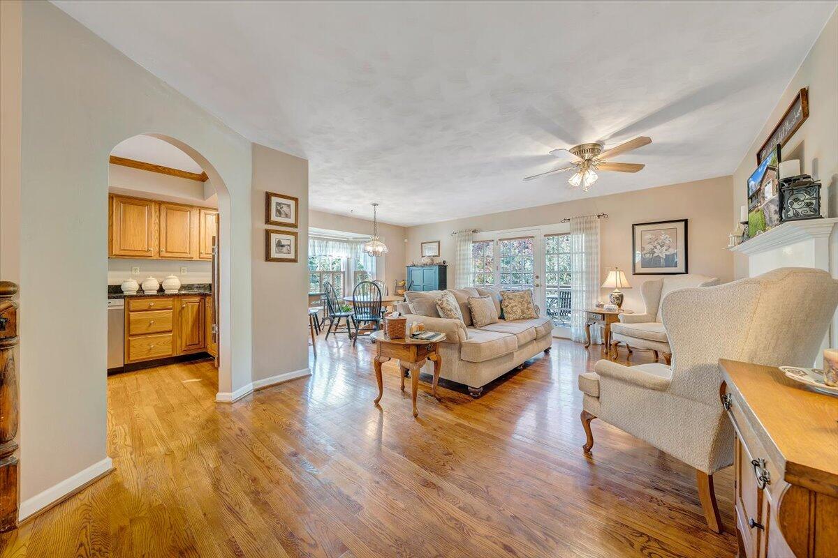 246 Brown Road Roanoke, VA 24019 - Photo 11 of 48 Open entry level