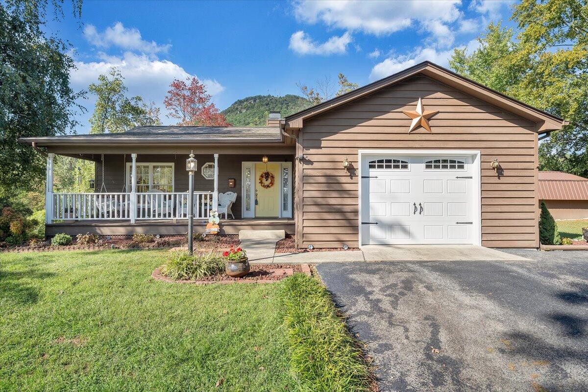 246 Brown Road Roanoke, VA 24019 - Photo 40 of 48 Front entry