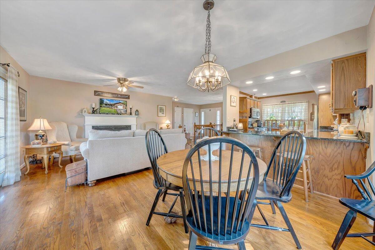 246 Brown Road Roanoke, VA 24019 - Photo 5 of 48 Great Room and Dining Area