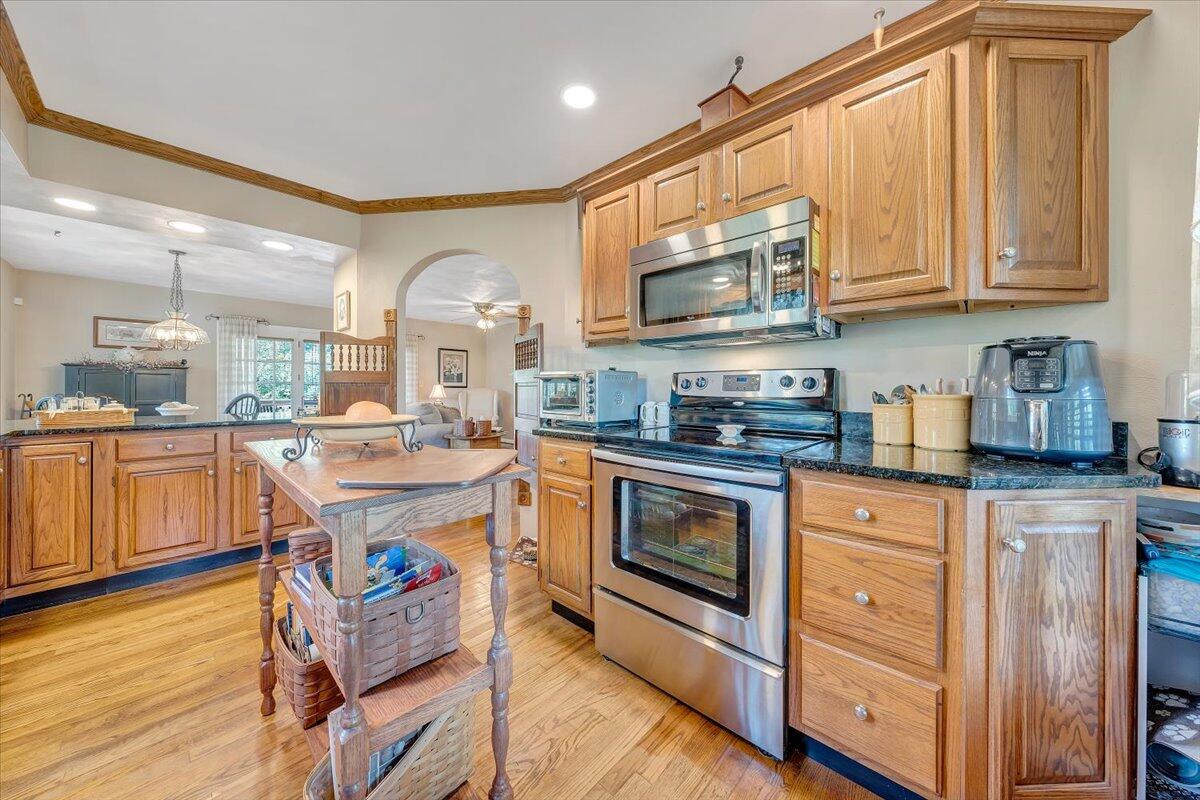 246 Brown Road Roanoke, VA 24019 - Photo 9 of 48 Kitchen