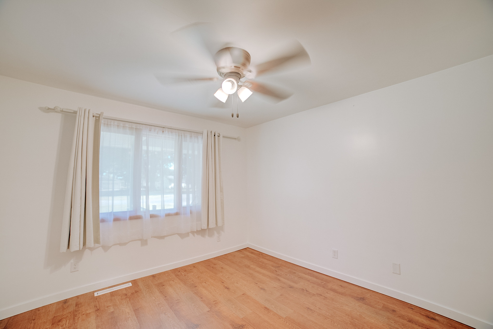 911 East Locust Street Watseka, IL 60970 - Photo 15 of 36