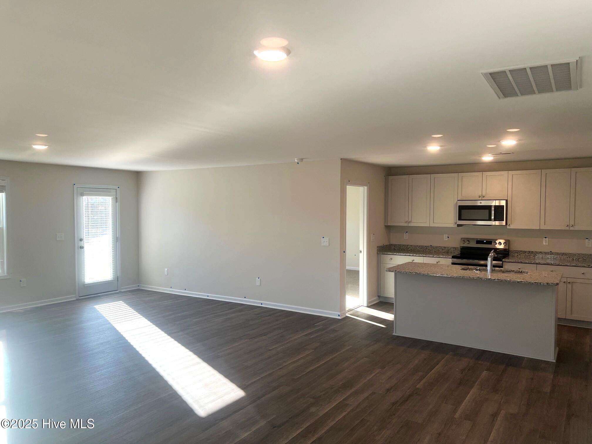 191 Buggy Top Lane Autryville, NC 28318 - Photo 4 of 9 Photo taken: 11/11/2025