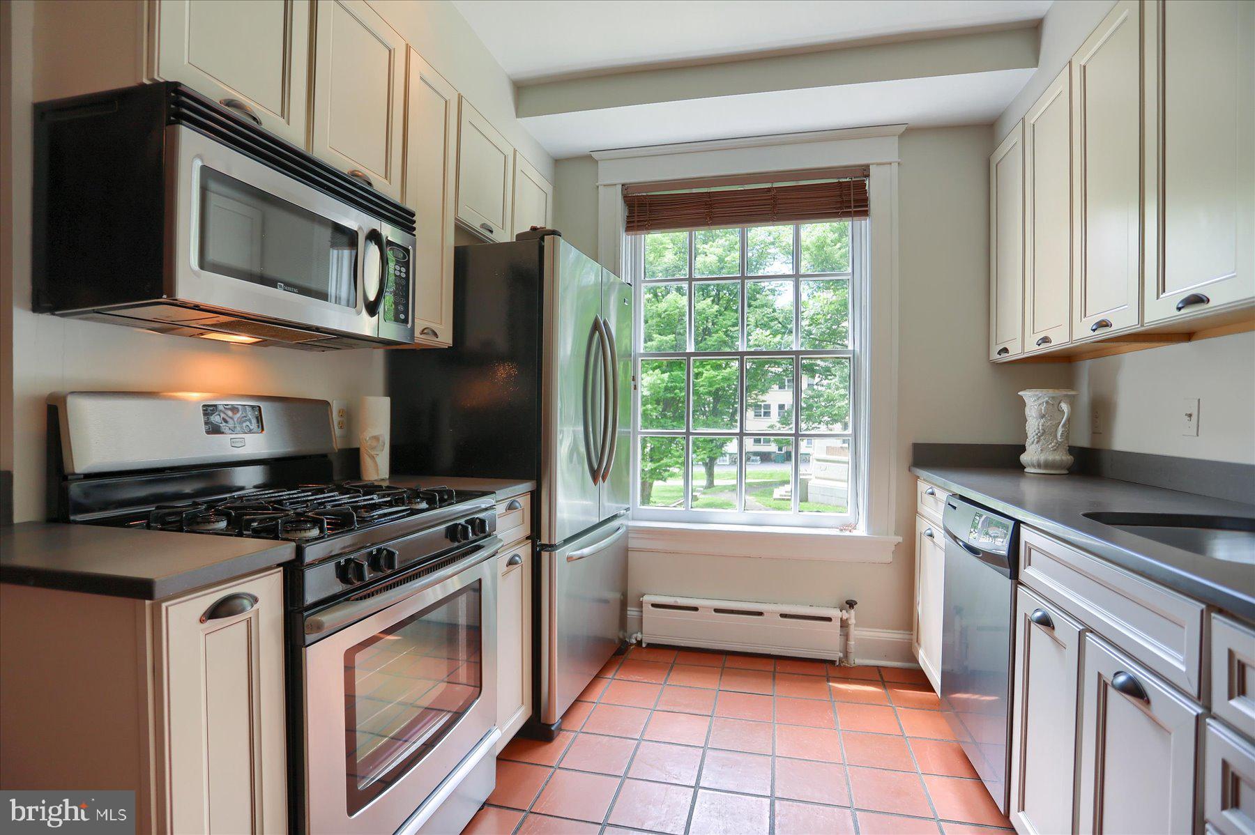 4300 Roland Avenue, Unit 201 Baltimore, MD 21210 - Photo 17 of 30