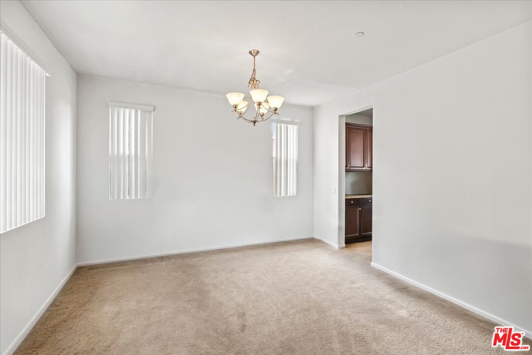 361 Canyon Ridge Calimesa, CA 92320 - Photo 4 of 40