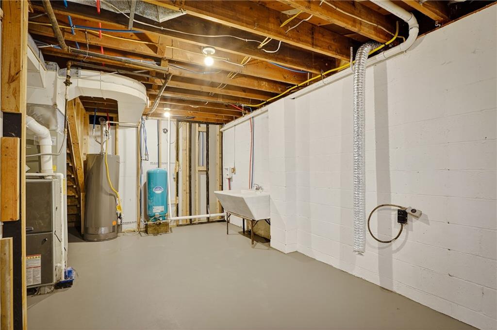 10390 Meinert Road Wexford, PA 15090 - Photo 35 of 42 a view of a room with gym equipment