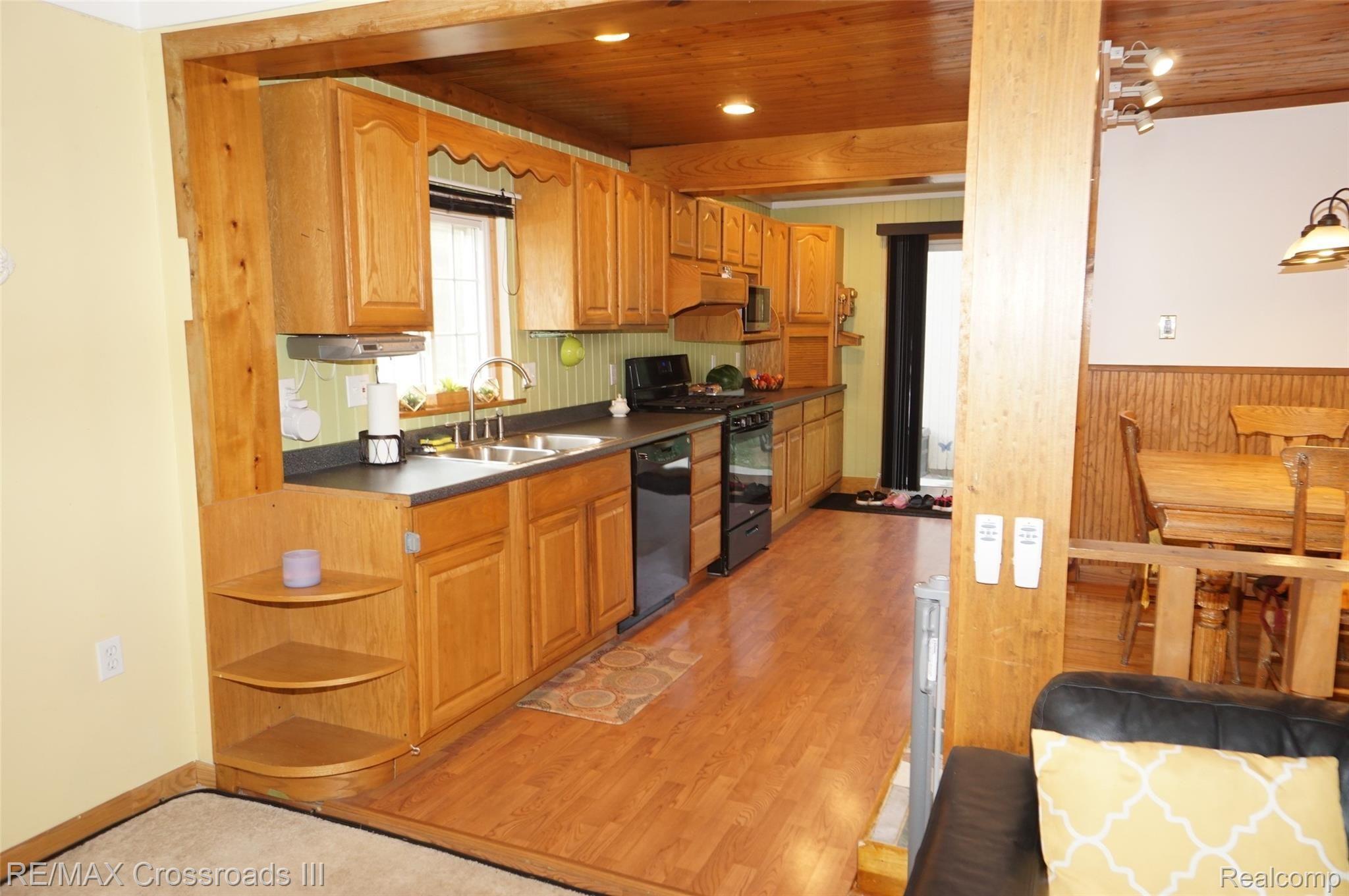 45180 Robson Road Belleville, MI 48111 - Photo 6 of 24 DSC06093.JPG
