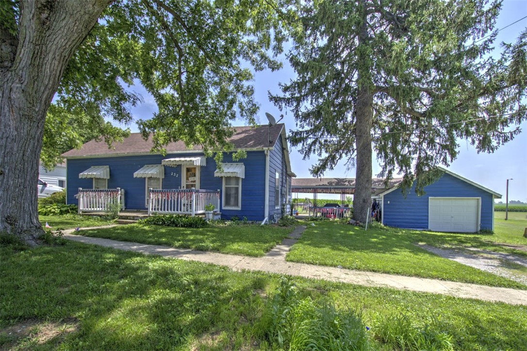 232 South Locust Street Maroa, IL 61756 - Photo 1 of 20