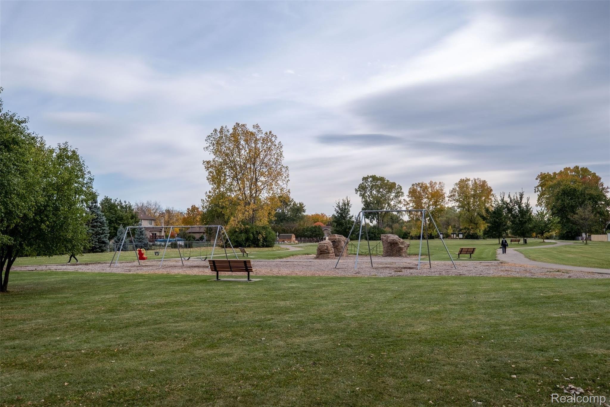 1053 Milverton Road Troy, MI 48083 - Photo 44 of 44 1053 Milverton Dr (46 of 46).jpg