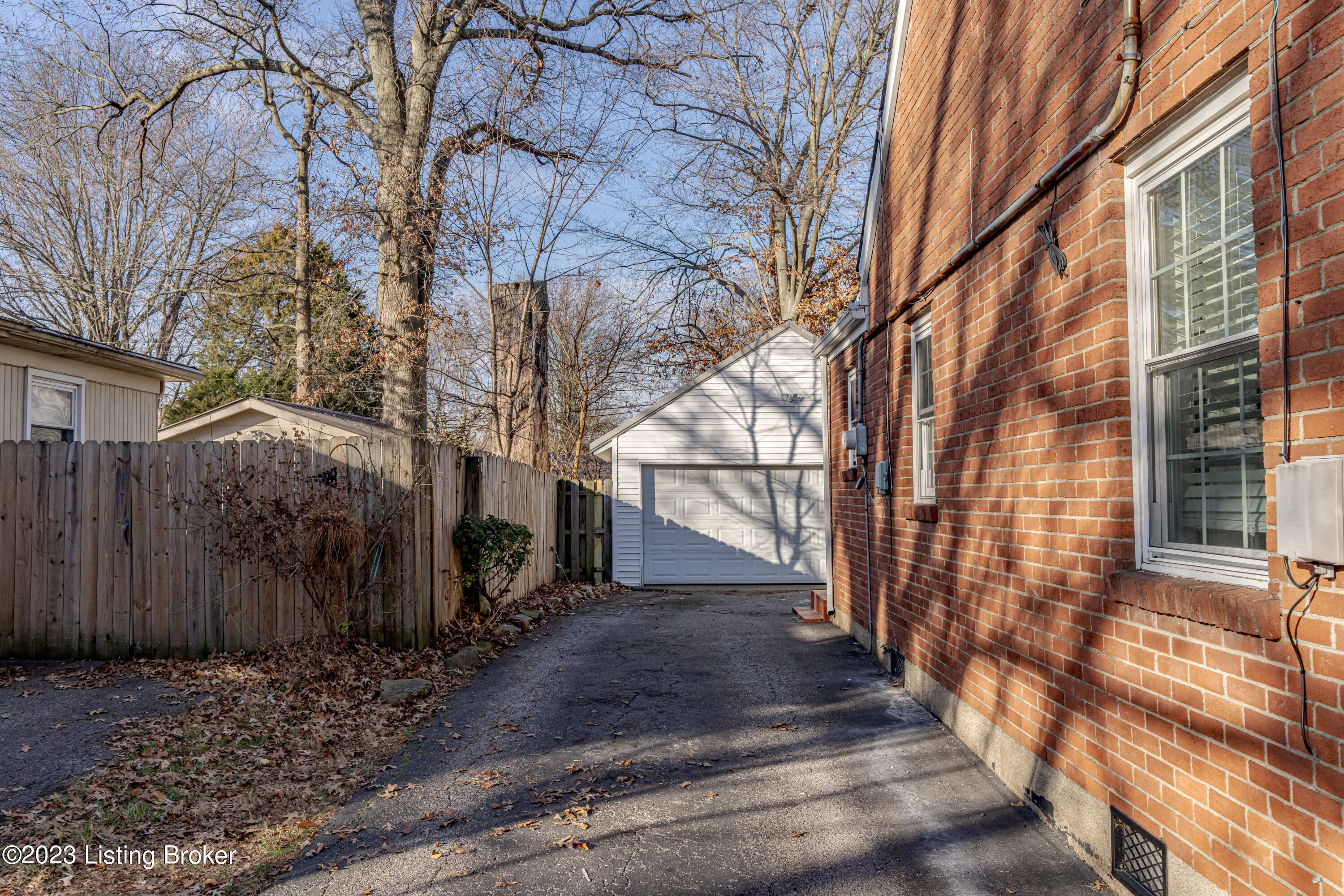 4618 Dohn Road Louisville, KY 40216 - Photo 38 of 41 DSC07978