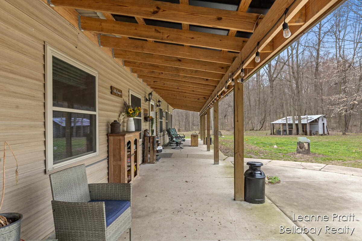 9580 South Banfield Road Dowling, MI 49050 - Photo 5 of 33 IMG_1001