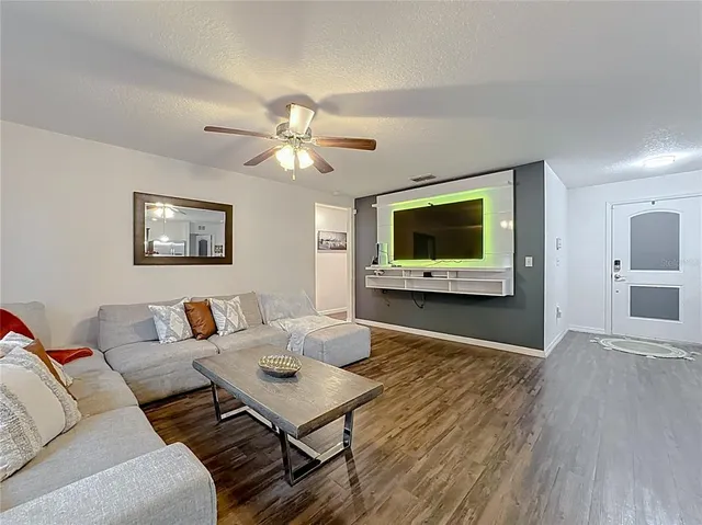 $300,000 | 35725 Rose Moss Avenue, Leesburg, FL 34788