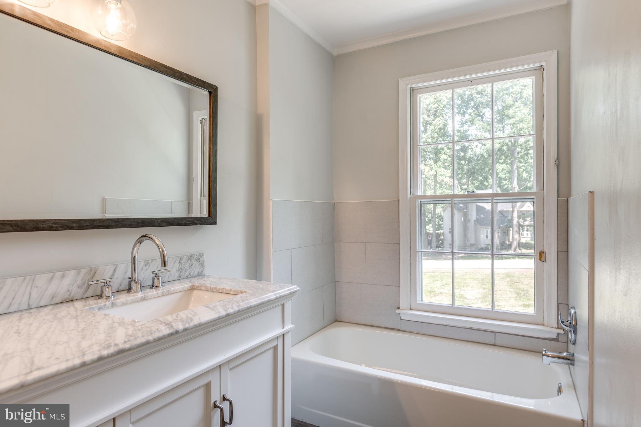 1224 Bishopsgate Way Reston, VA 20194 - Photo 32 of 65 2nd Master Bedroom En-Suite Bath