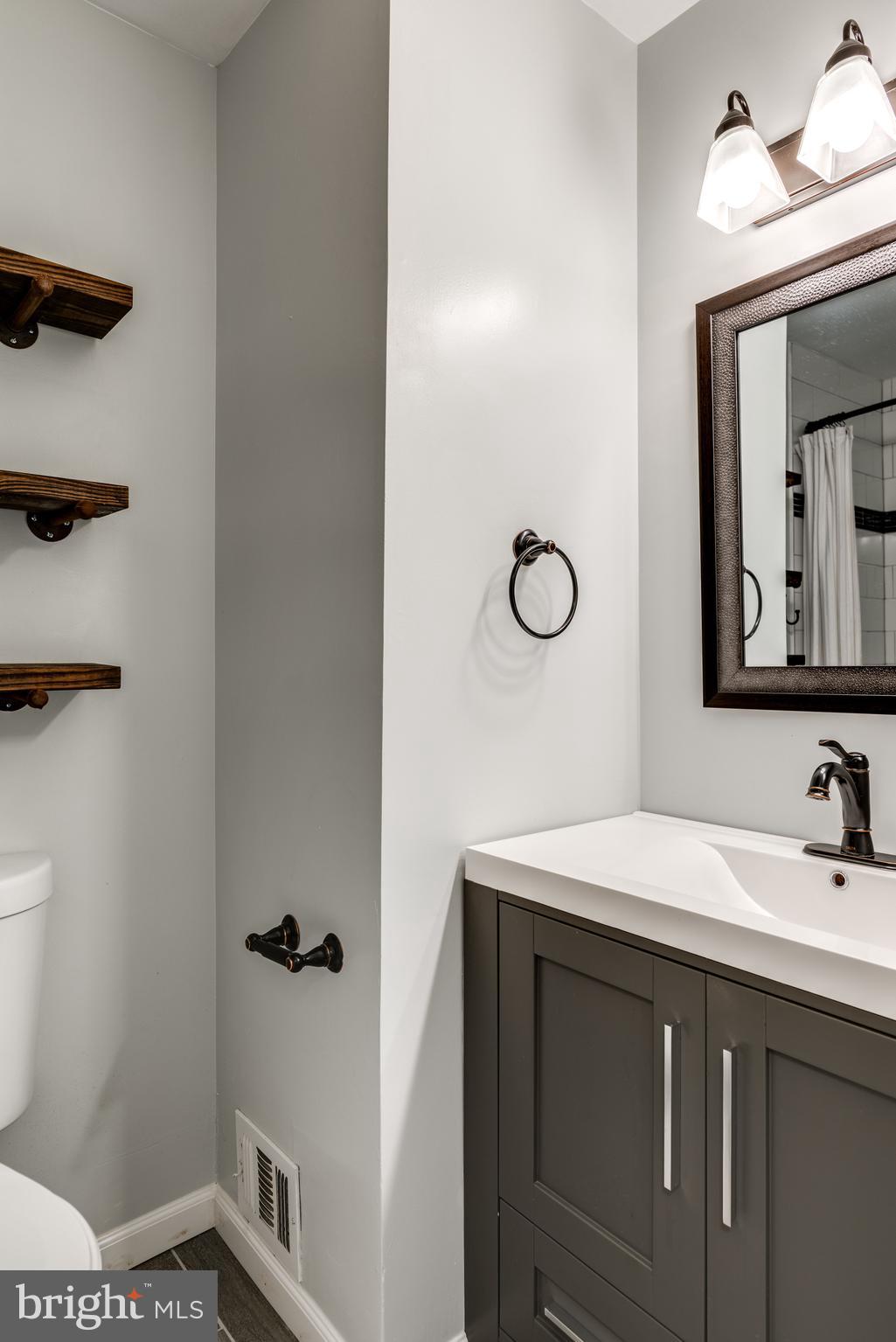 1224 Bishopsgate Way Reston, VA 20194 - Photo 36 of 65 Bathroom #3 in Upper Level Hallway