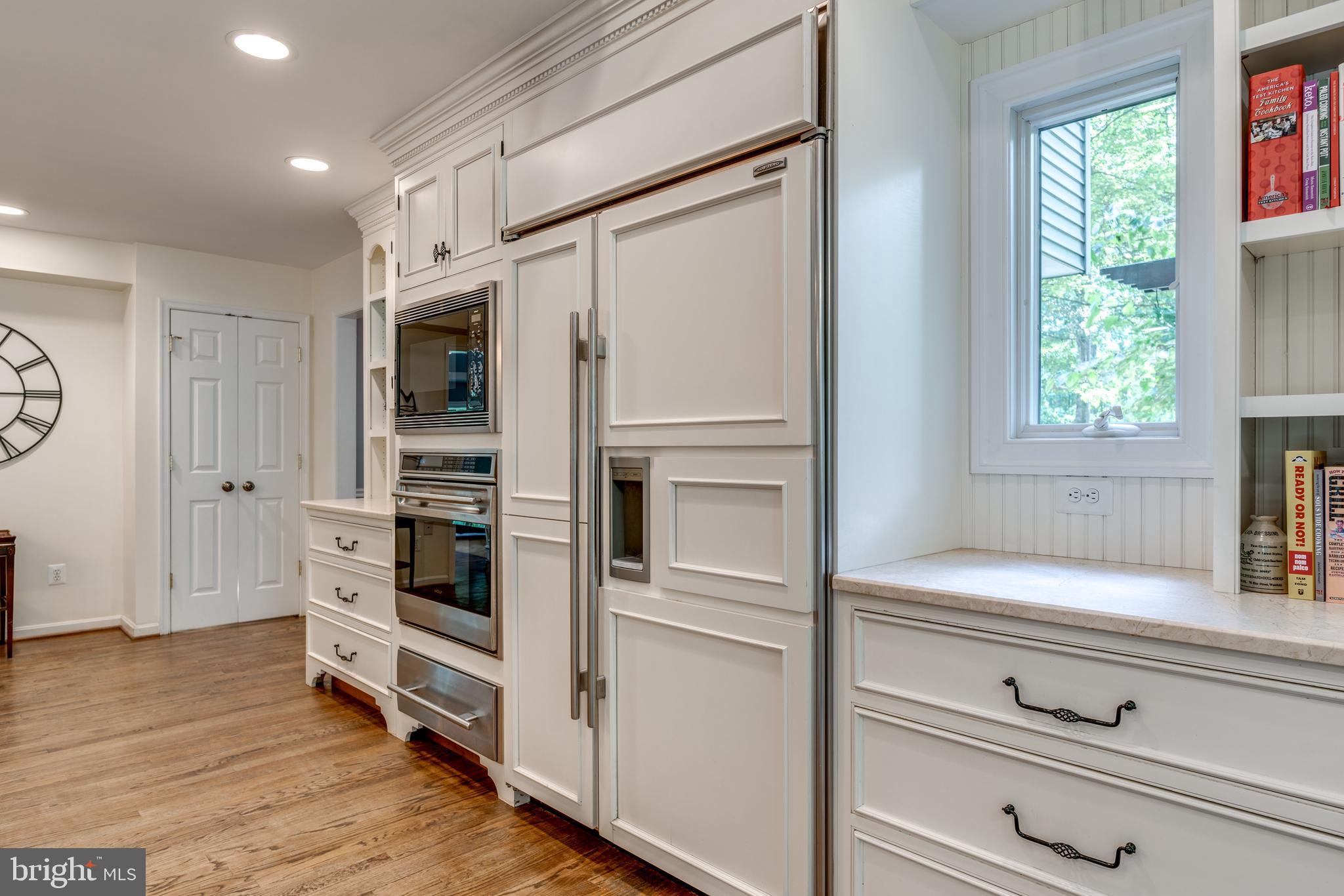 1224 Bishopsgate Way Reston, VA 20194 - Photo 9 of 65 Gourmet Sub-Zero Built-Ins