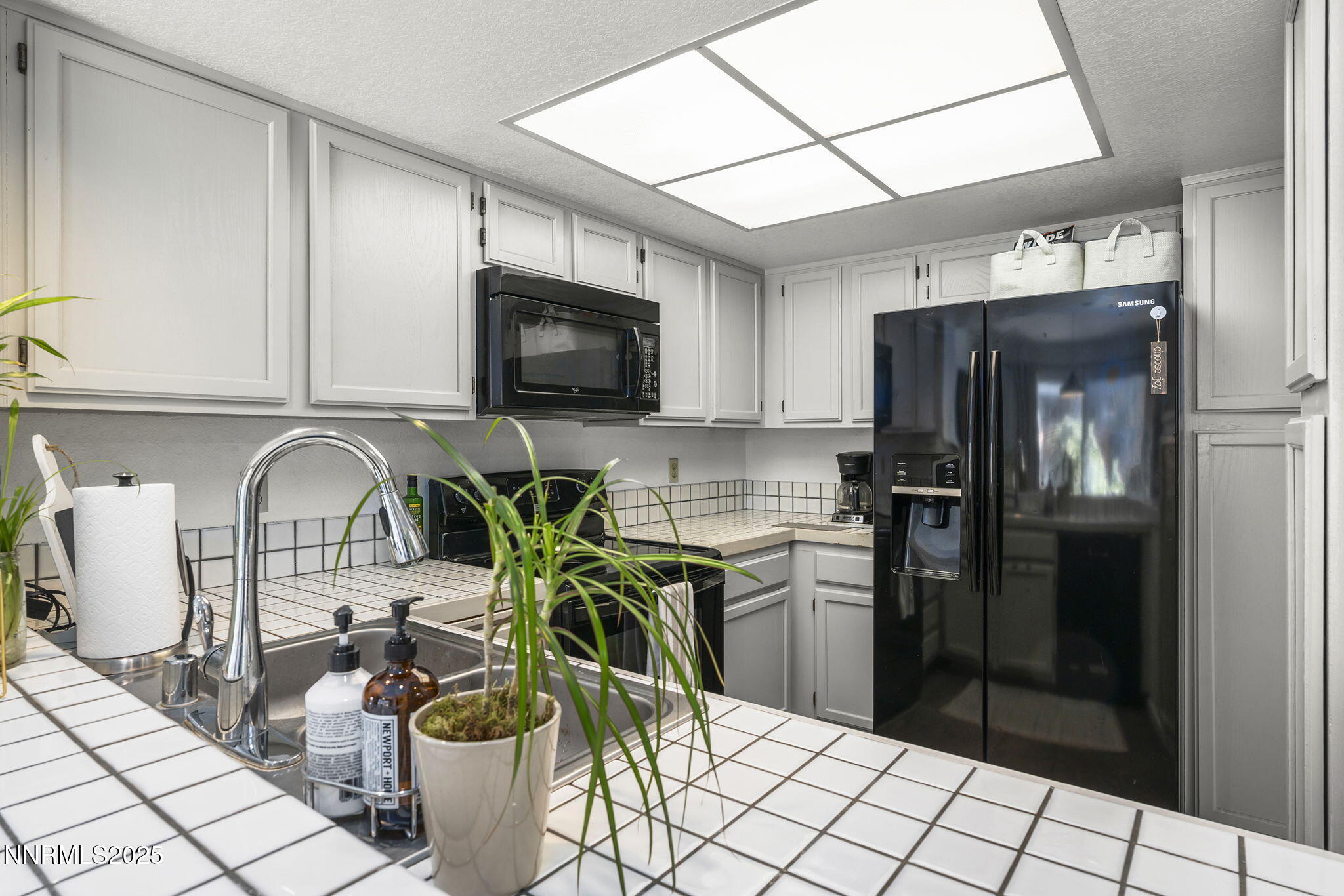 3192 Wedgewood Court Reno, NV 89509 - Photo 6 of 27 11-web-or-mls-_DSC6237