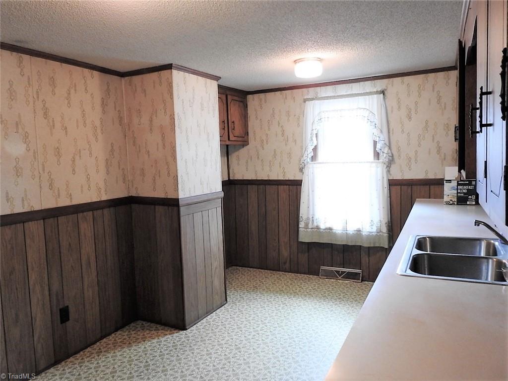 1776 Clingman Road Ronda, NC 28670 - Photo 13 of 24 Gallery Image 13