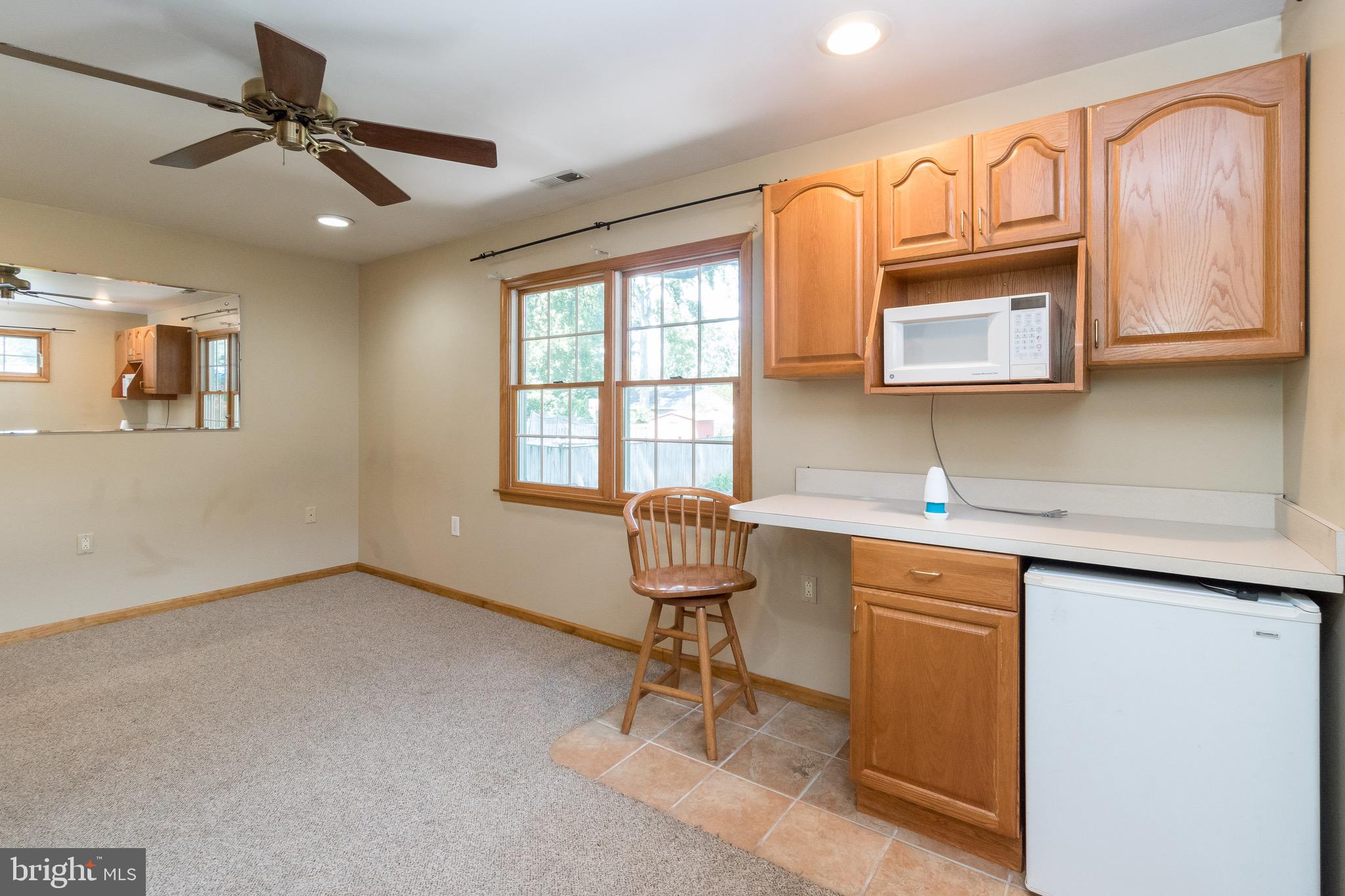 350 Poplar Road Baltimore, MD 21221 - Photo 10 of 25 In Law Suite