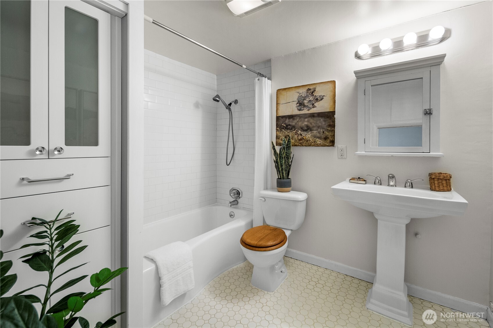 1732 15th Avenue, Unit 28 Seattle, WA 98122 - Photo 17 of 23