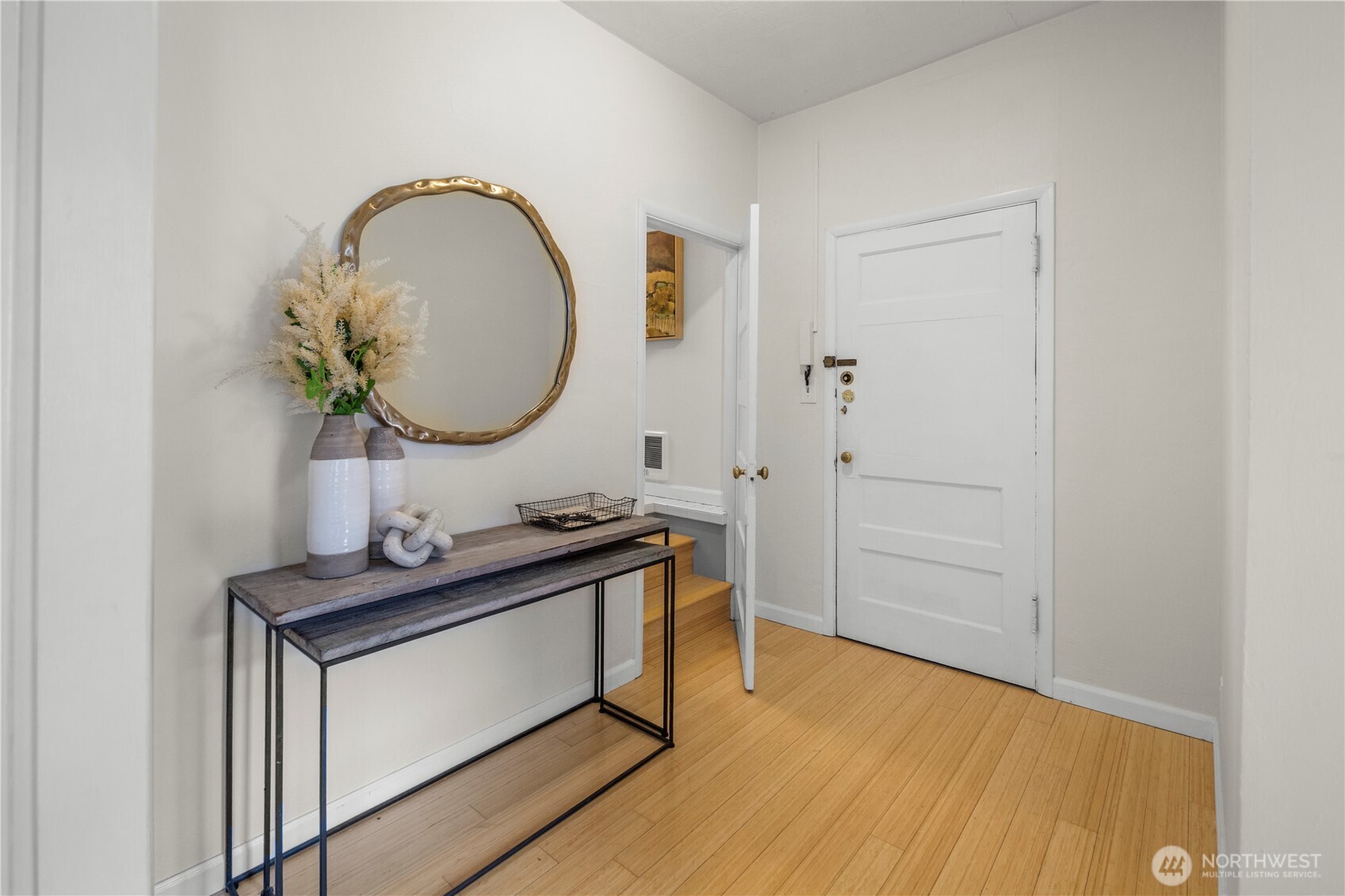 1732 15th Avenue, Unit 28 Seattle, WA 98122 - Photo 2 of 23