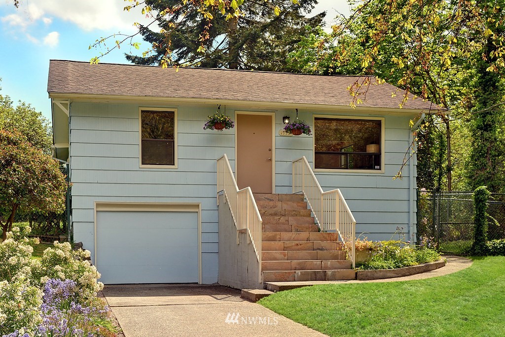 1719 Southwest Webster Street Seattle, WA 98106 - Photo 2 of 25 Gallery Image 2