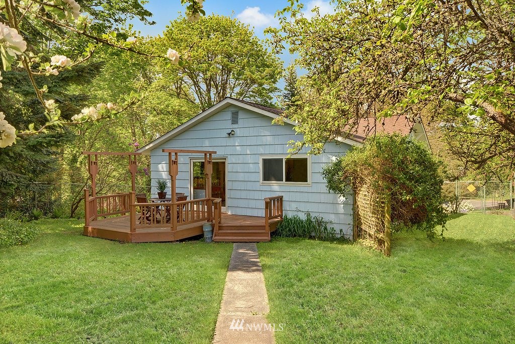 1719 Southwest Webster Street Seattle, WA 98106 - Photo 13 of 25 Gallery Image 13