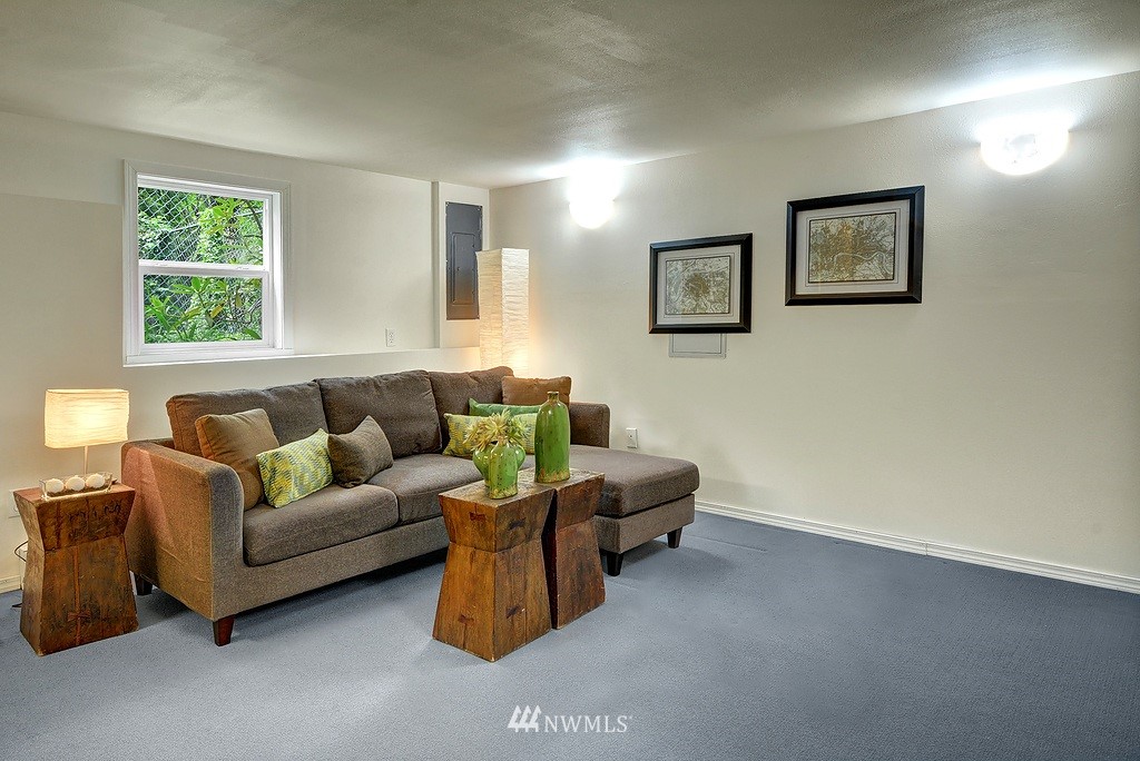 1719 Southwest Webster Street Seattle, WA 98106 - Photo 22 of 25 Gallery Image 22
