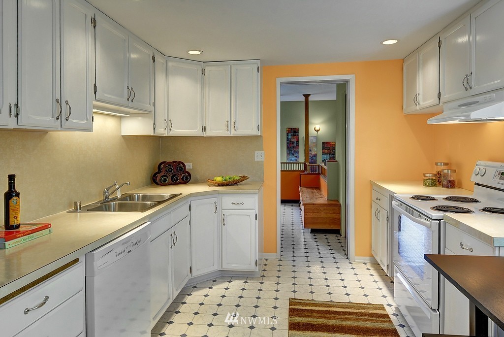1719 Southwest Webster Street Seattle, WA 98106 - Photo 8 of 25 Gallery Image 8