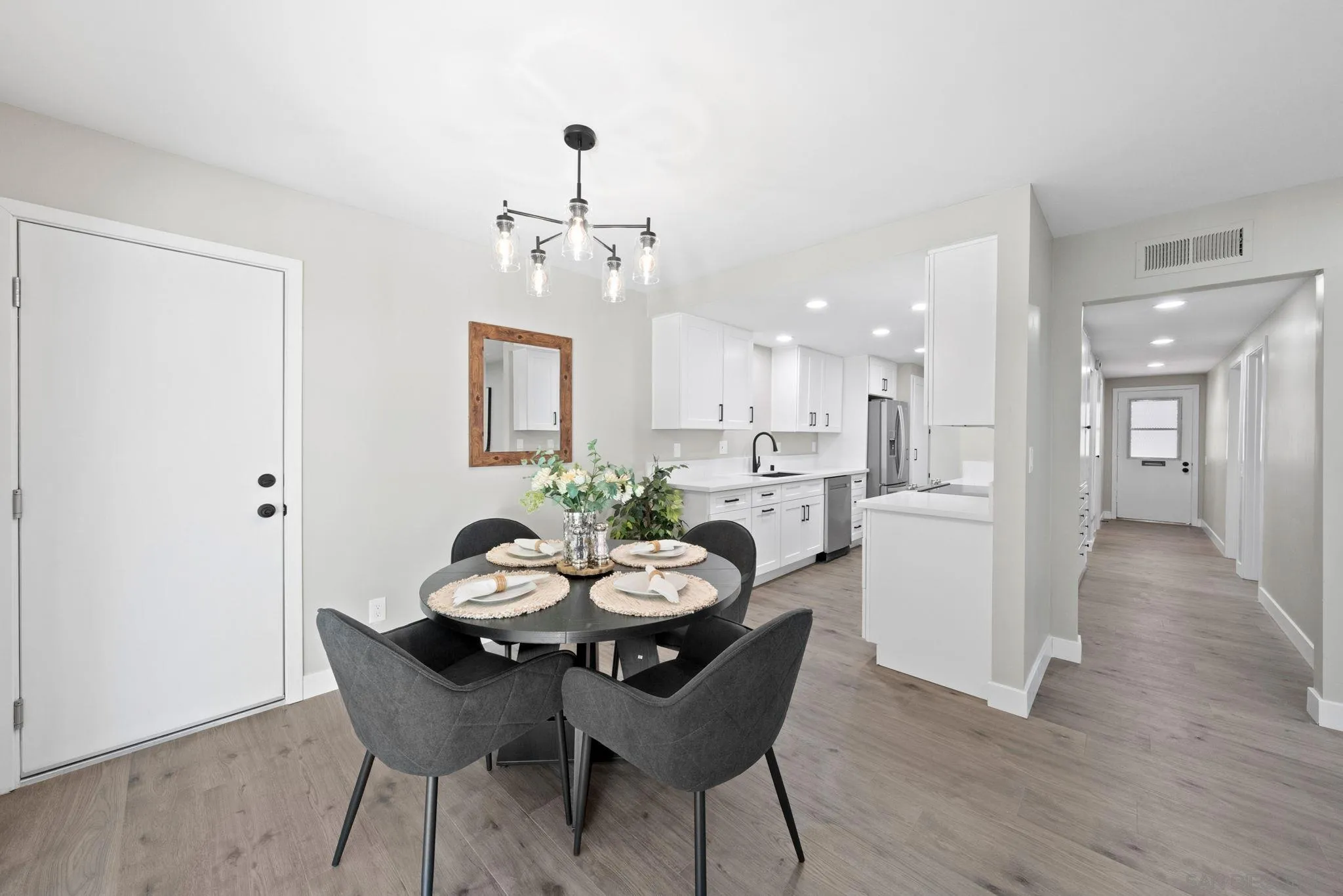 12426 Rios Road San Diego, CA 92128 - Photo 5 of 33 Gallery Image 5